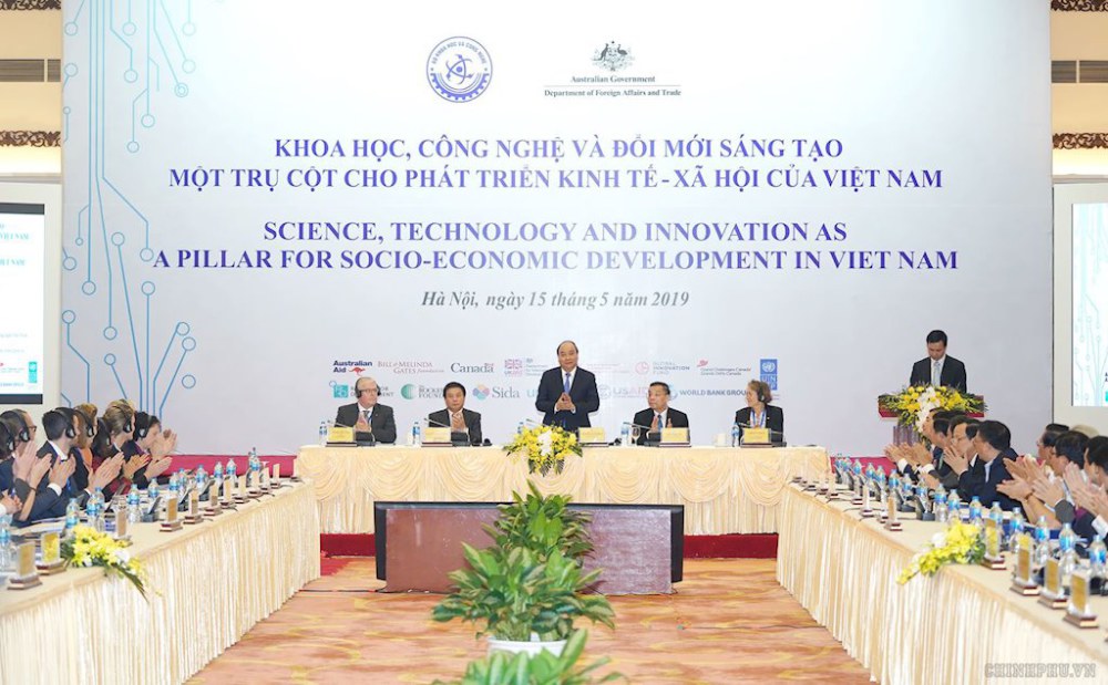 Thủ tướng Chính phủ Nguyễn Xuân Phúc dự hội nghị “Khoa học, Công nghệ và Đổi mới sáng tạo - Một trụ cột cho phát triển kinh tế - xã hội của Việt Nam” (Nguồn ảnh: Chinhphu.vn)