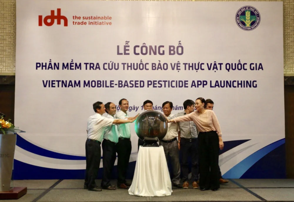 Ứng dụng "Thuốc BVTV" cung cấp hoàn toàn miễn phí cho nông dân thông tin về các loại thuốc bảo vệ thực vật - Ảnh: CHÍ TUỆ