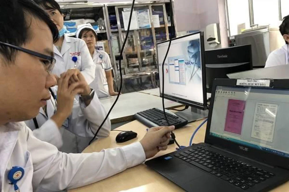 Thực hiện bệnh án điện tử tại Bệnh viện quận Thủ Đức - một trong những hướng phát triển y tế thông minh của ngành y tế TP.HCM - Ảnh: PV