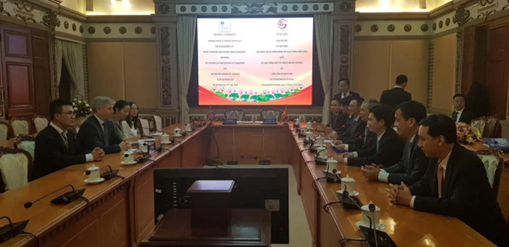 Anh ký ghi nhớ với TP.HCM về xây dựng hệ thống vé thông minh