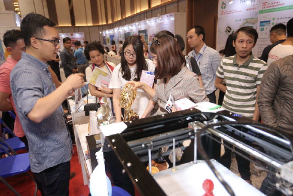 Các đội tham gia tại Techfest Vietnam 2018.