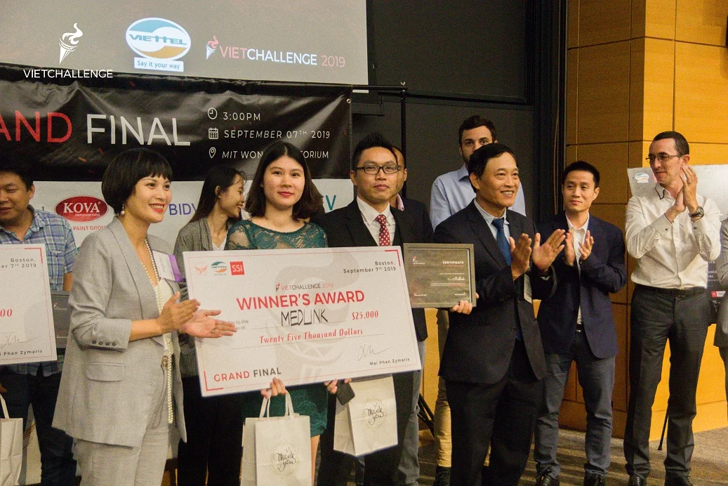 Medlink giành quán quân cuộc thi Khởi nghiệp toàn cầu VietChallenge 2019.