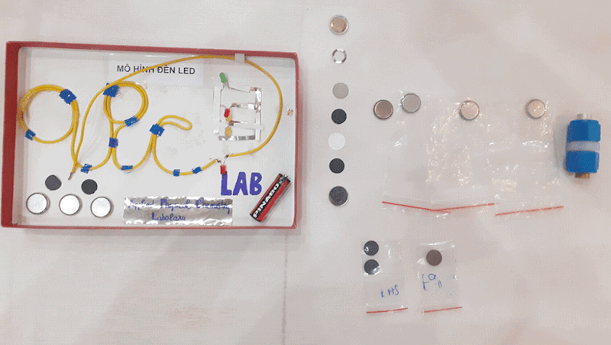 Việt Nam lần đầu sản xuất thành công pin sạc từ vỏ trấu