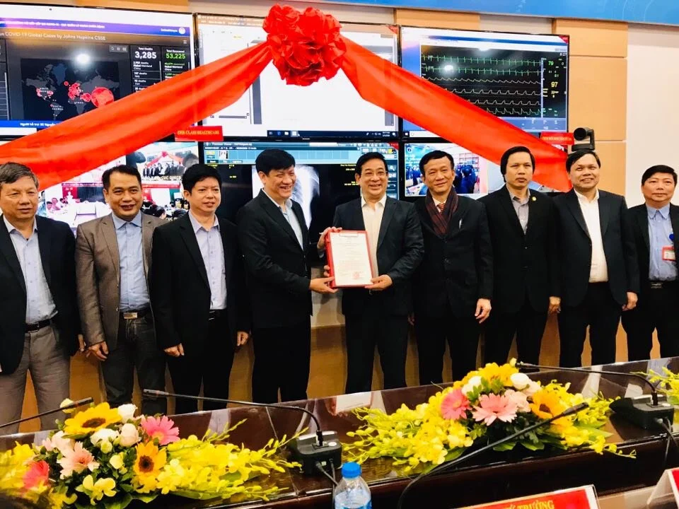 Chống dịch COVID-19: Nhờ công nghệ, chuyên gia hàng đầu hỗ trợ tuyến dưới mọi lúc, mọi nơi