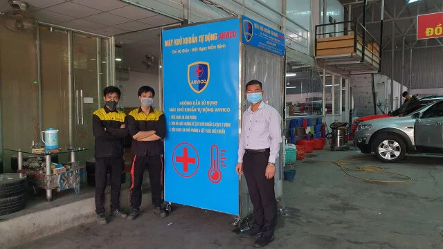 Buồng khử khuẩn chống Covid-19 của CEO chuỗi rửa xe tự động