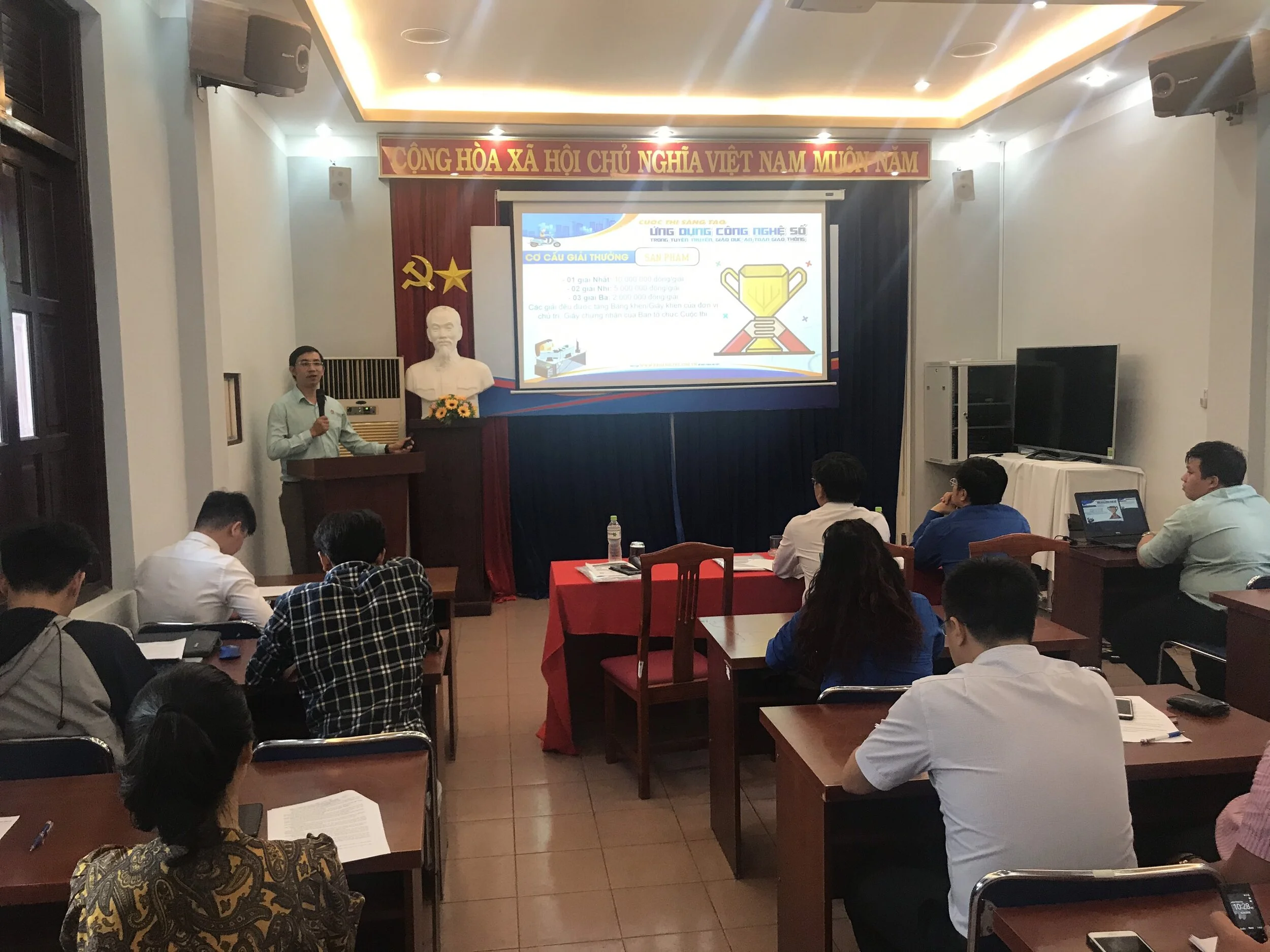 Khởi động cuộc thi ứng dụng công nghệ số vào tuyên truyền an toàn giao thông