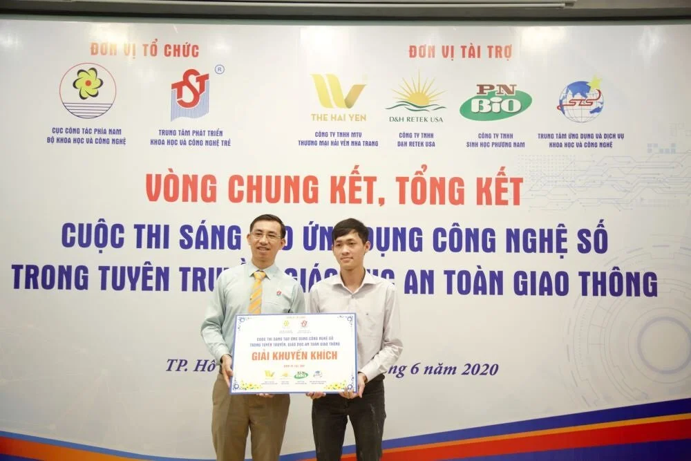 giai khuyen khich.jpg
