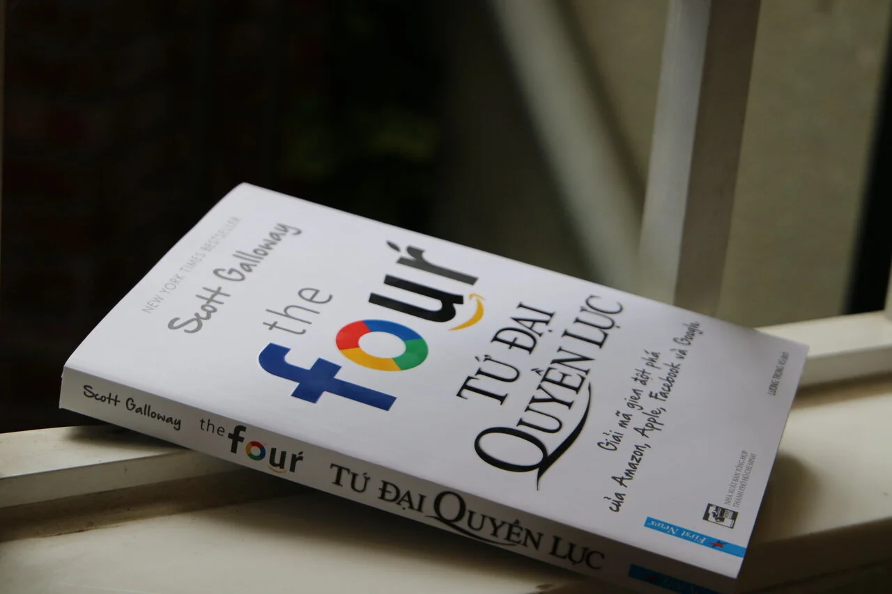 Tứ đại quyền lực – Cuốn sách vạch trần bản chất của Amazon, Apple, Facebook và Google