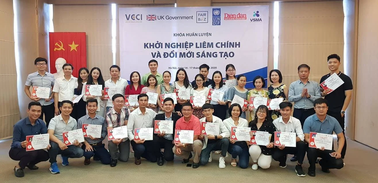 Khởi nghiệp con đường đi lên liêm chính