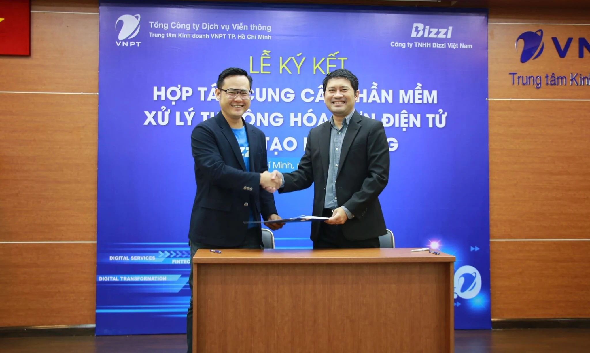 VNPT bắt tay cùng startup Bizzi chuyển đổi số cho kế toán 
