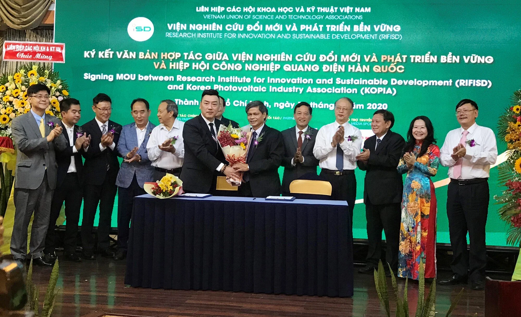 Viện Nghiên cứu đổi mới và phát triển bền vững ký kết với đối tác Hàn Quốc