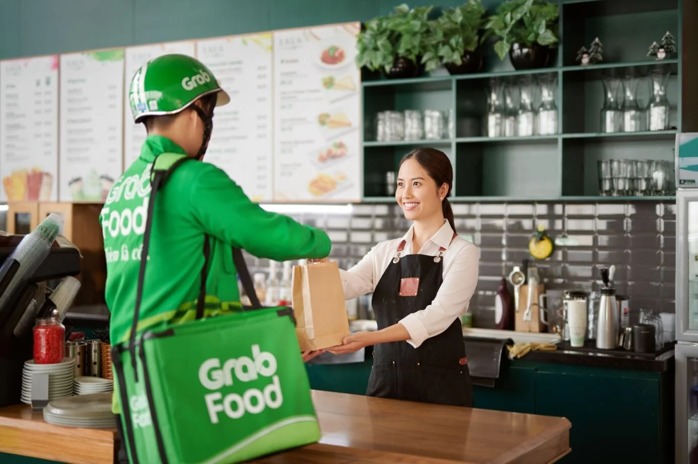 Grab sắp đạt doanh thu như trước khi có dịch nhờ giao đồ ăn
