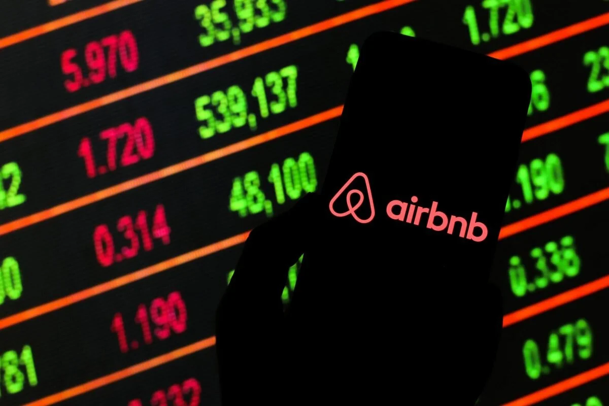 Startup Airbnb quyết niêm yết dù lỗ nặng và đối mặt tương lai bất ổn