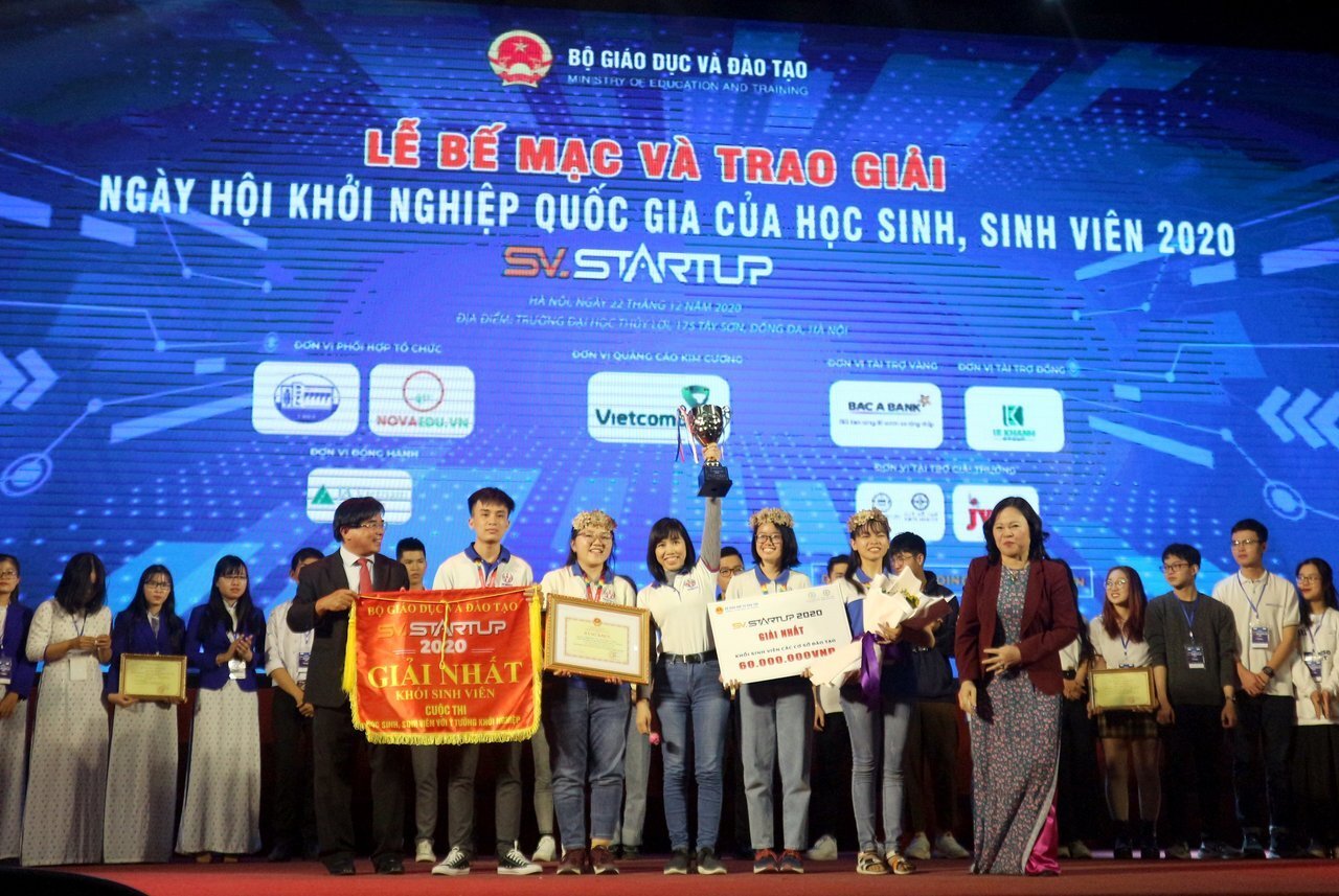 Ý tưởng làm giấy từ thân cây chuối giành giải nhất cuộc thi SV-STARTUP 2020