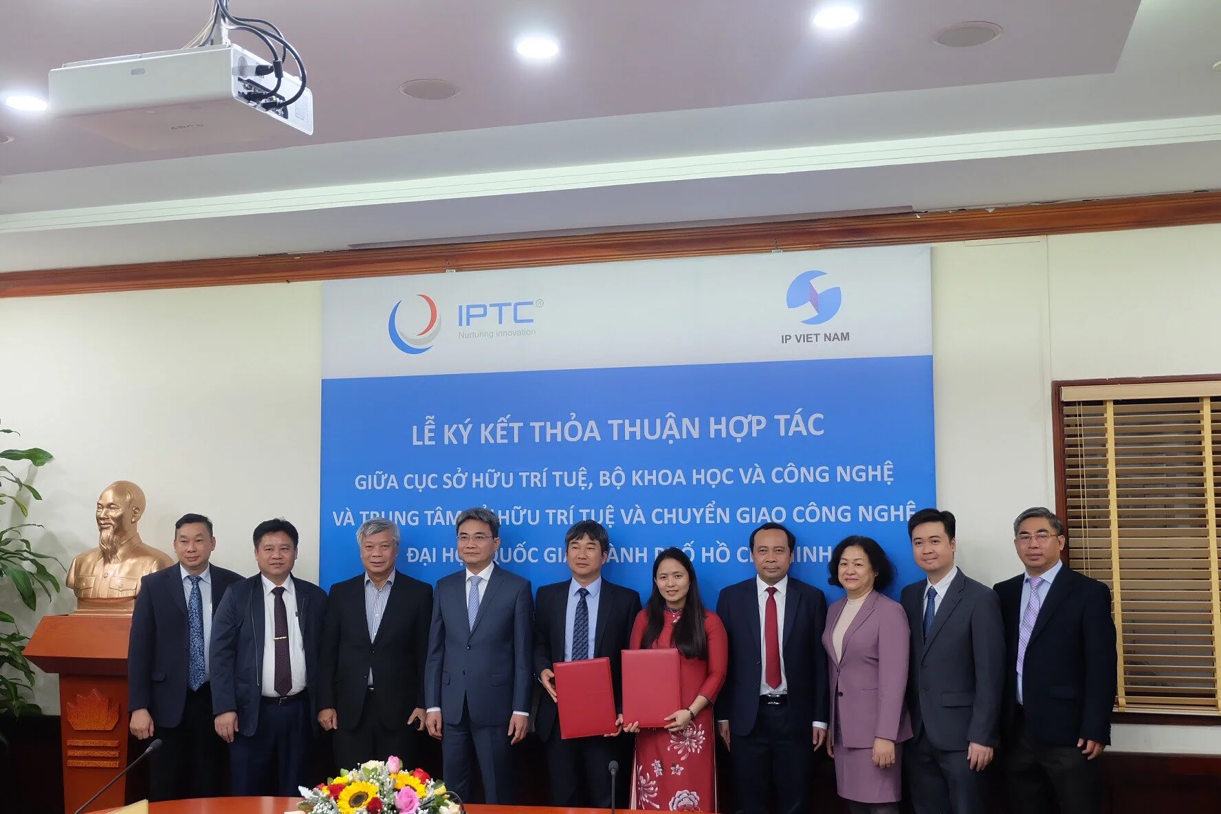 Hỗ trợ phát triển tài sản trí tuệ, chuyển giao công nghệ tại ĐH Quốc gia TP.HCM