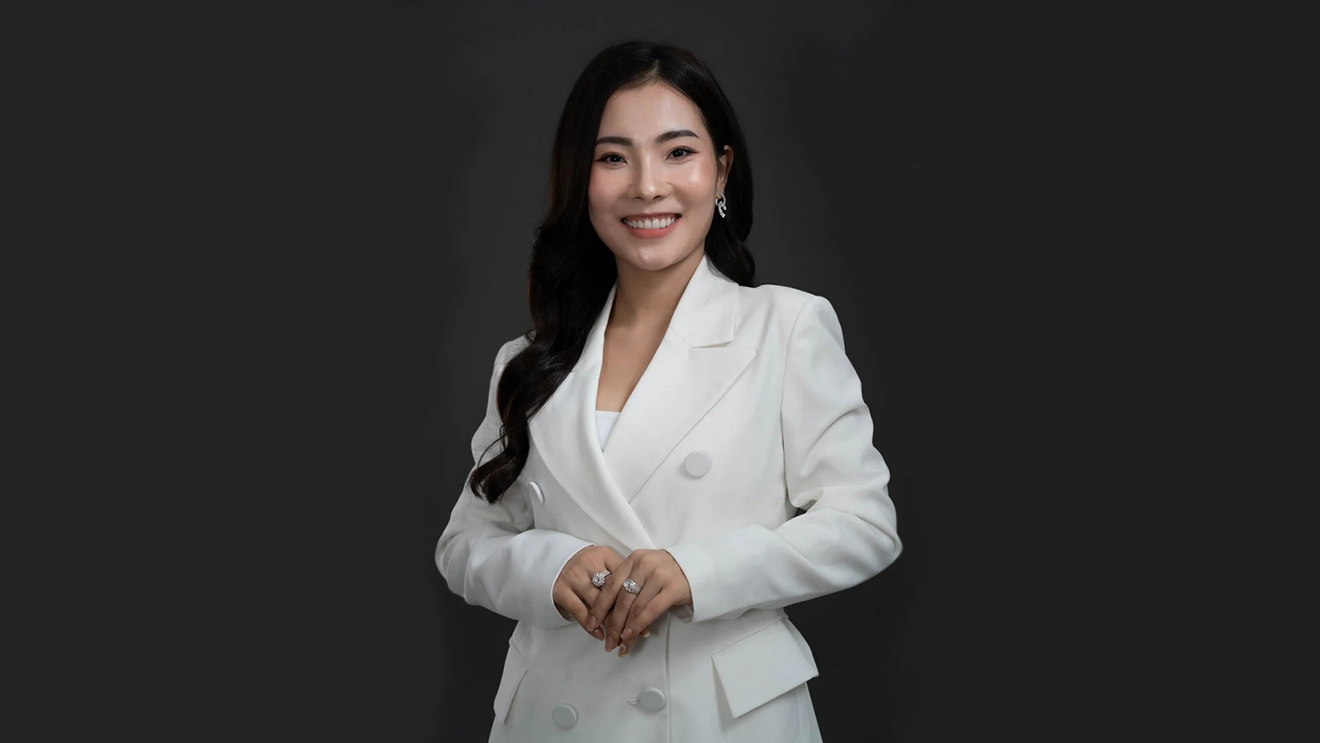 Bí quyết ‘vượt bão’ Covid-19 của CEO Nha khoa thẩm mỹ Anh Dental