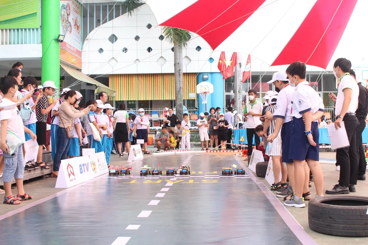 Phát động cuộc thi STEM ROBOT CHALLENGE lần thứ 7 chủ đề “ĐẤU TRƯỜNG SIÊU TỐC ĐỘ”