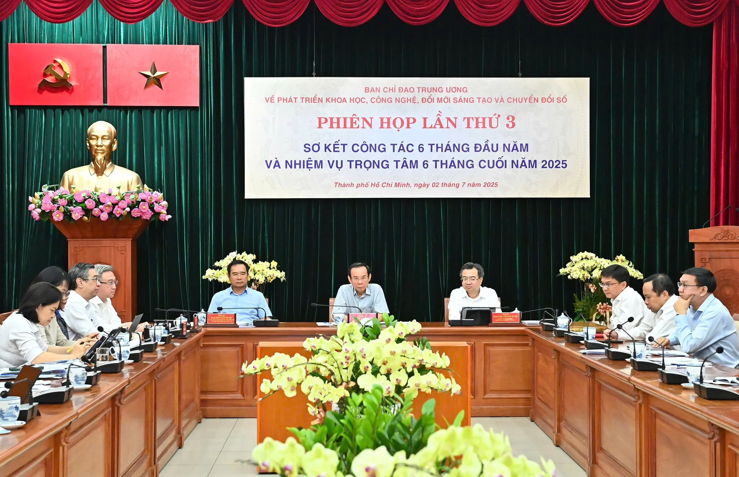 Chủ tịch UBND TPHCM: Cần nghị quyết riêng, vượt trội về khoa học công nghệ