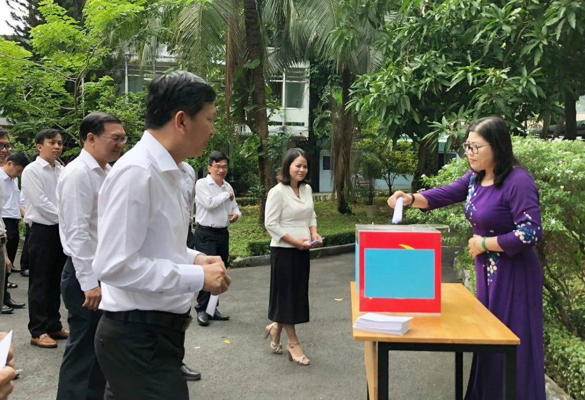 Sở Khoa học và Công nghệ TP.HCM đóng góp hơn 88 triệu đồng ủng hộ đồng bào vùng lũ