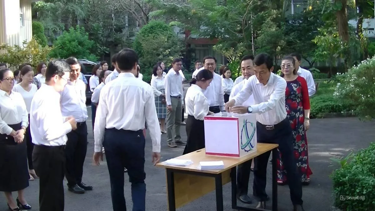 Sở Khoa học và Công nghệ TP.HCM đồng hành cùng đồng bào vùng lũ, đóng góp hơn 83 triệu đồng