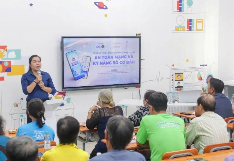 TP.HCM đặt mục tiêu 100% người trưởng thành được trang bị kỹ năng số vào 2026
