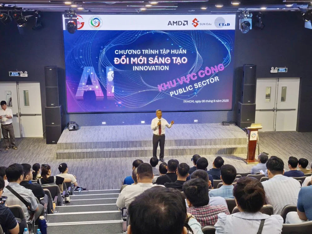 Sở Khoa học và Công nghệ TP.HCM triển khai Chương trình tập huấn ứng dụng AI trong đổi mới sáng tạo khu vực công cho hơn 400 công chức phường, xã