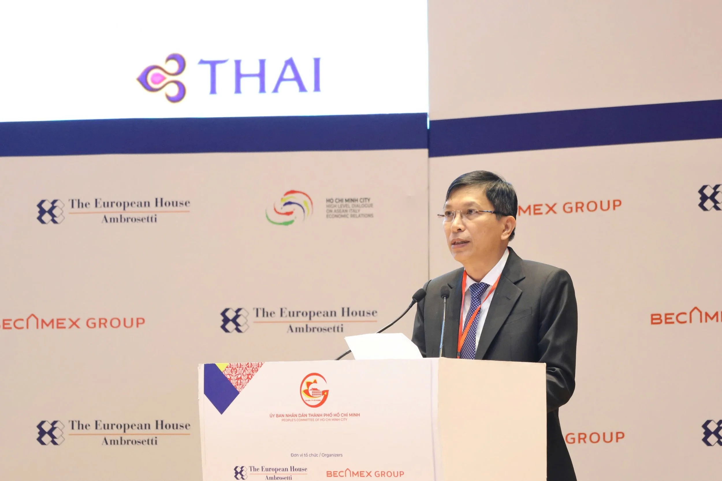 Thúc đẩy tăng trưởng thông qua công nghiệp công nghệ cao và đổi mới số
