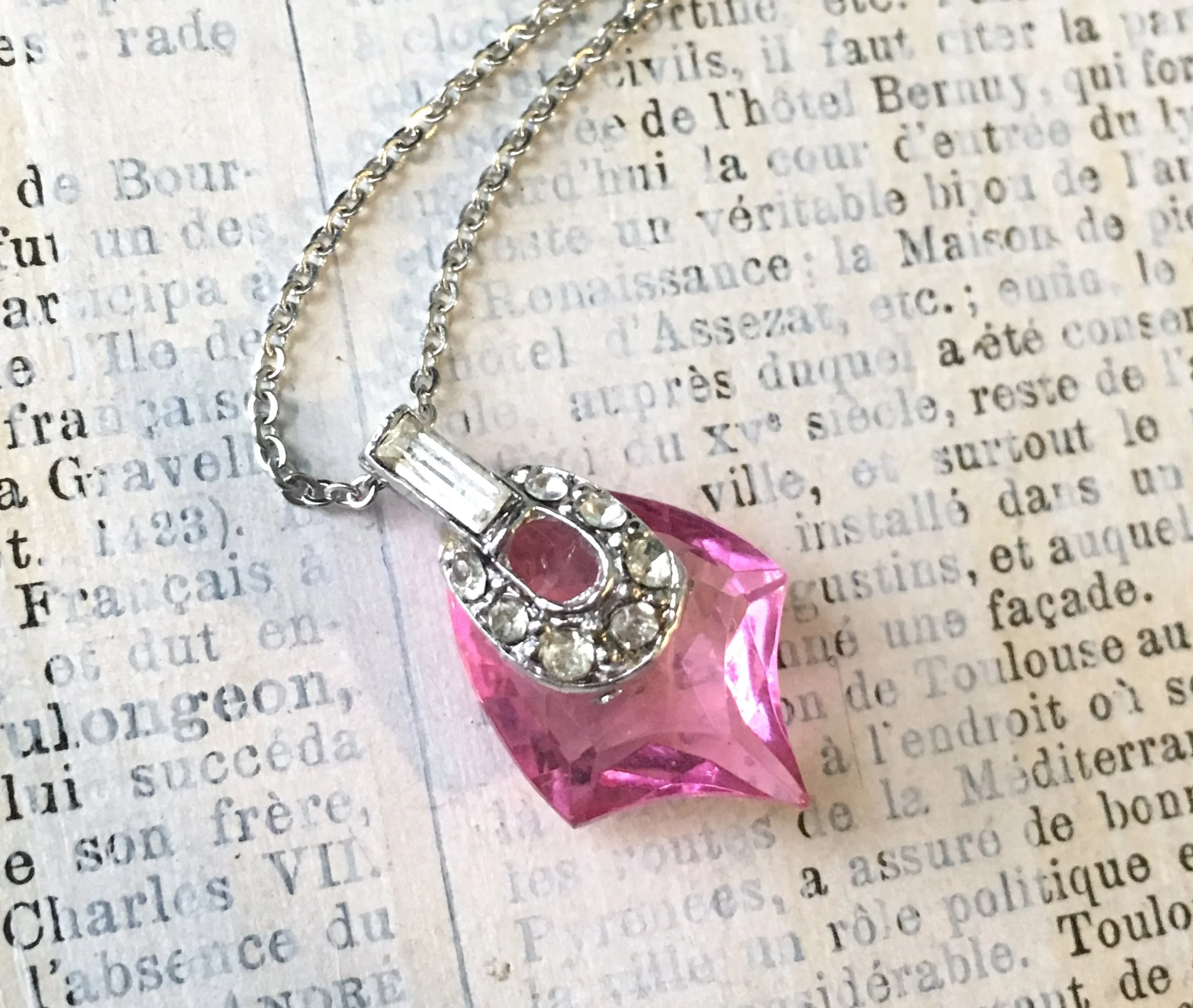 Deco Glass Pink Necklace