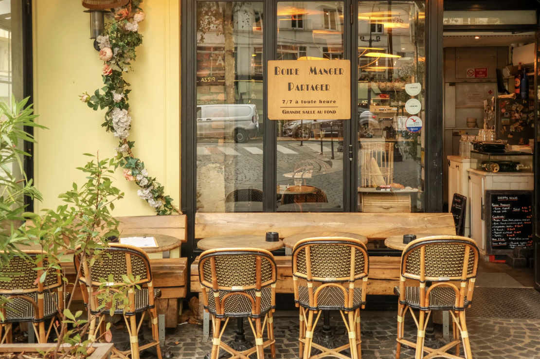 Confidential Santa Monica Cafe with Patio