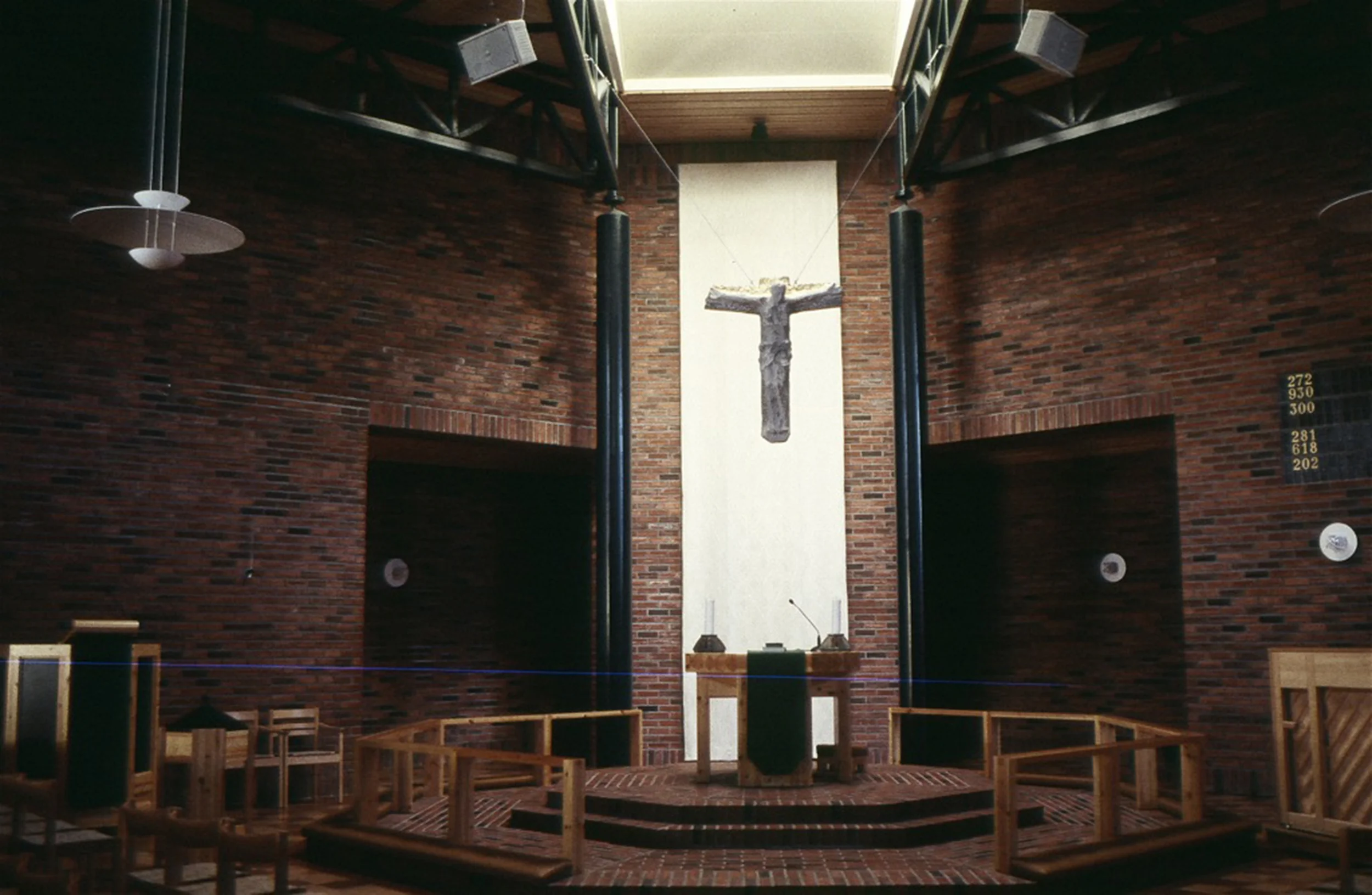 02Duk_NysæterKirkeStord_1992.jpg