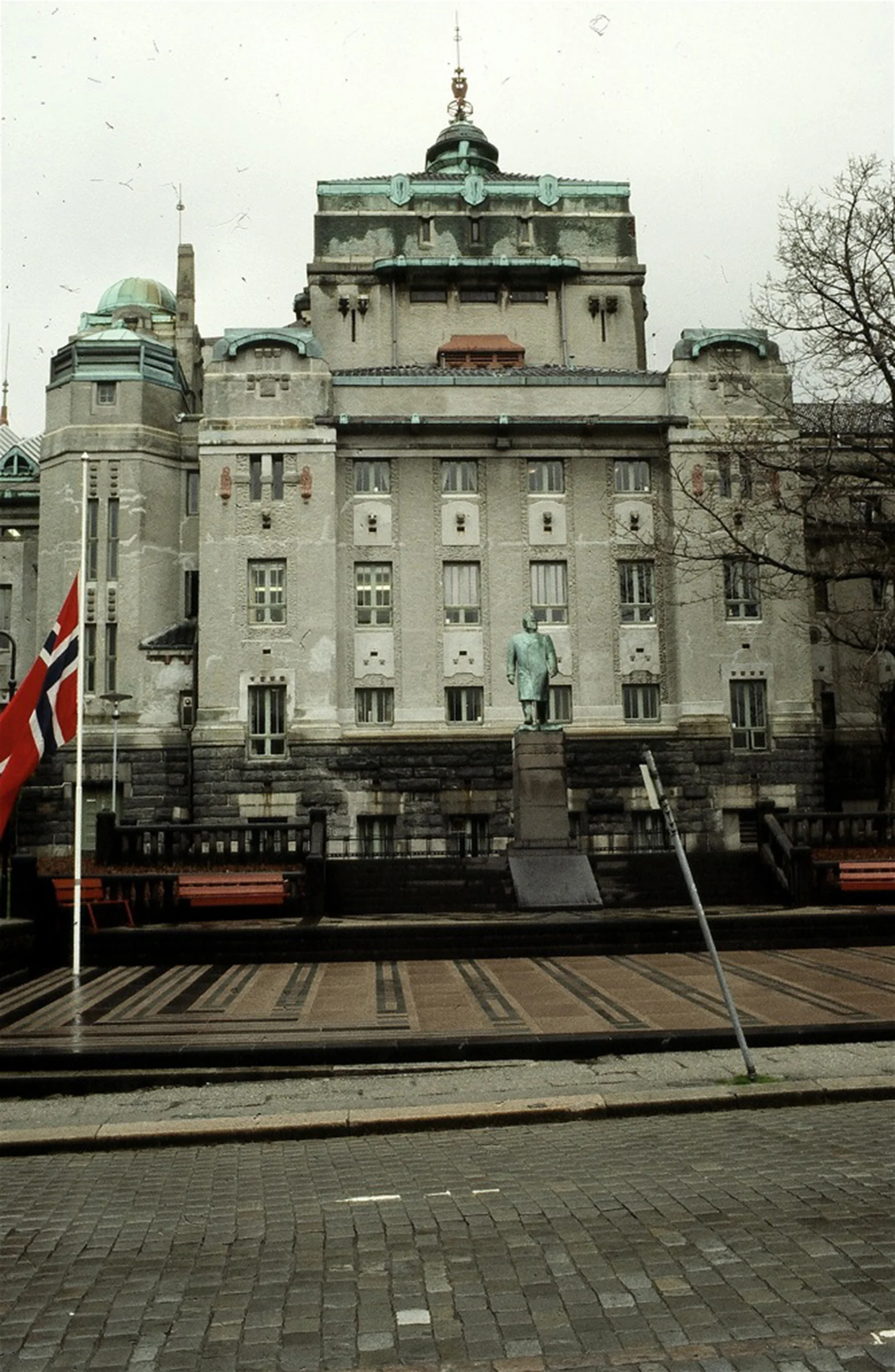 01BjørnstierneBjørnsonsPlass.jpg
