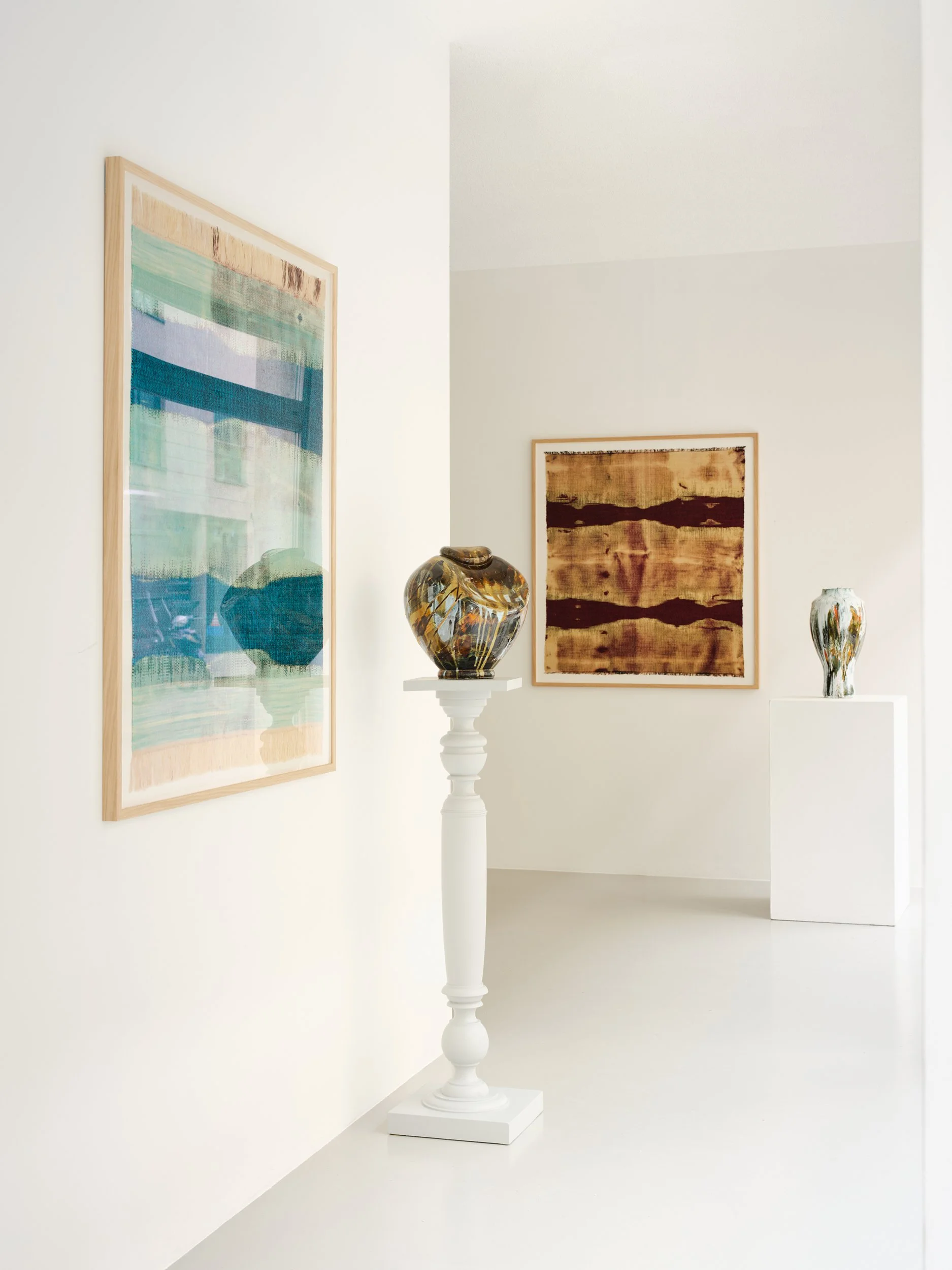 ed.TasteContemporary_OutoftheBlue_110326b_0972_v2.jpg