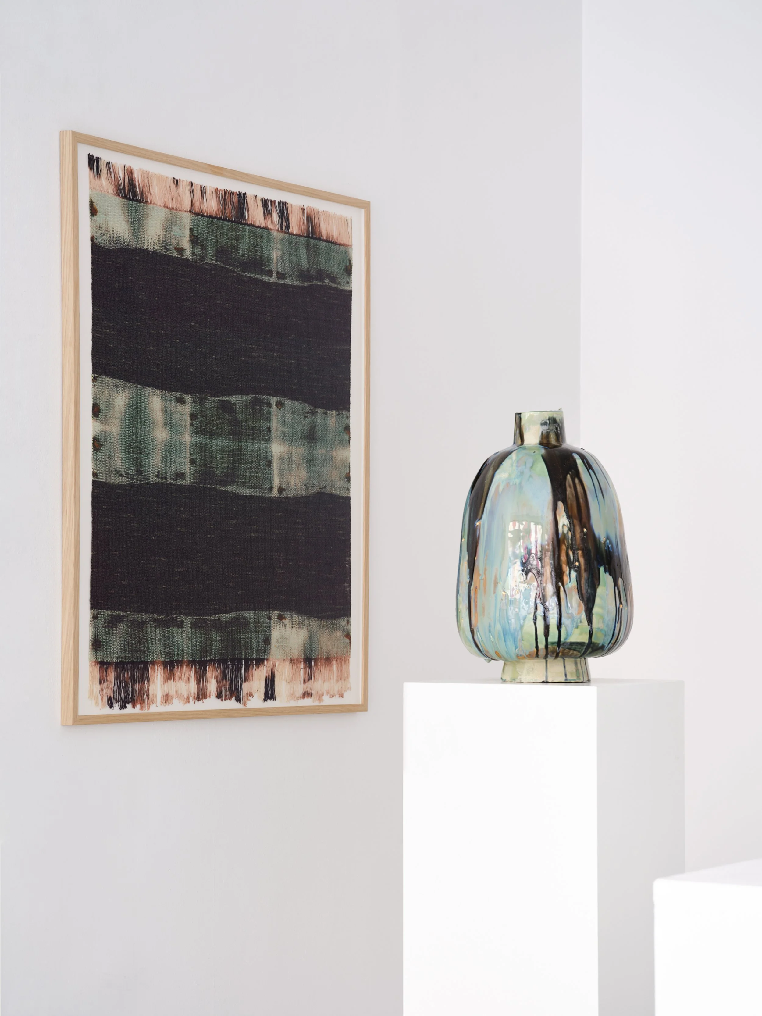 ed.TasteContemporary_OutoftheBlue_110326b_1014_v2.jpg