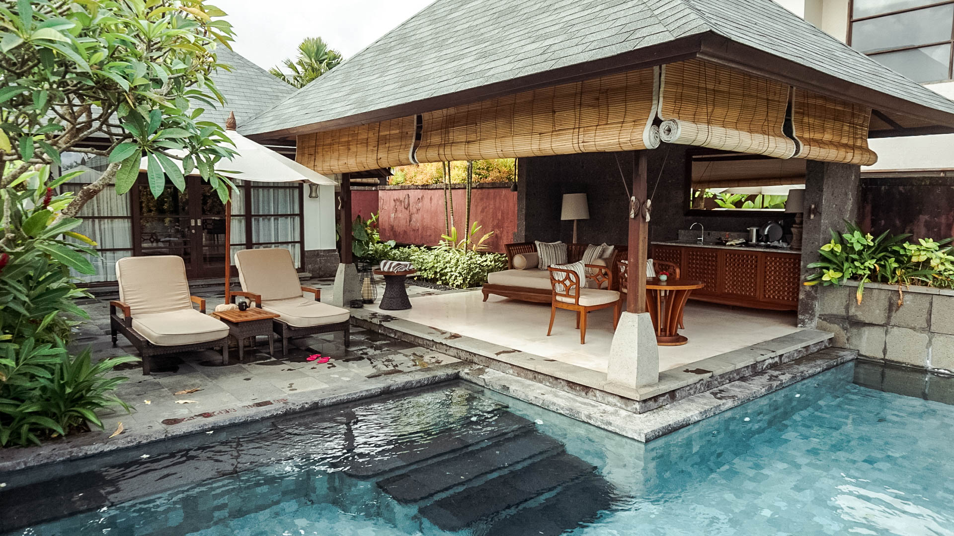 Hilton-bali-resort-1bedroom-villapool.jpg