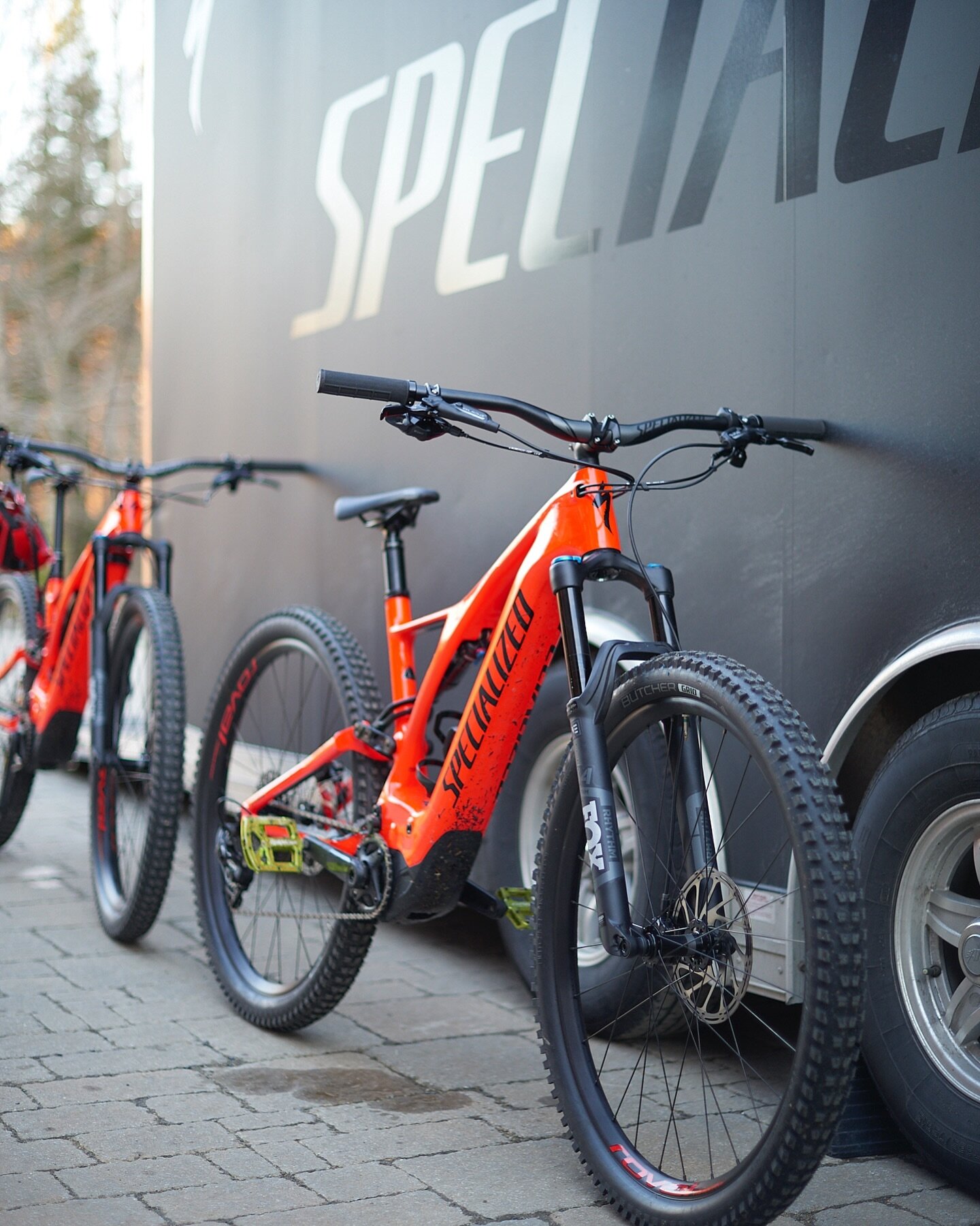 We refrain from frequent posts about our partners, valuing authenticity over promotional content. However, our collaboration with @iamspecialized has been truly special. Adam, Dave, and Joe have become integral parts of our family, and the genuine co