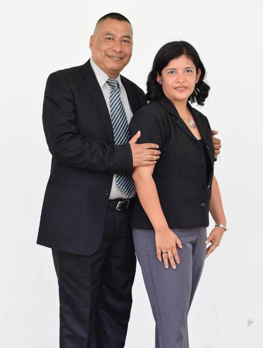 Eleazar y Karina de Lux