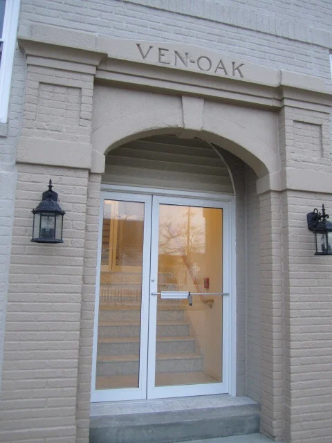 front door close up.JPG