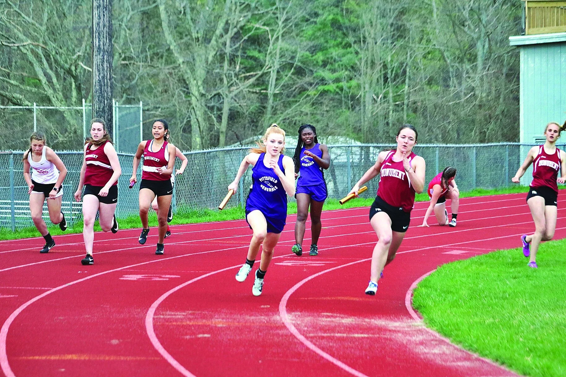 girls 4x100 2-T5.jpg