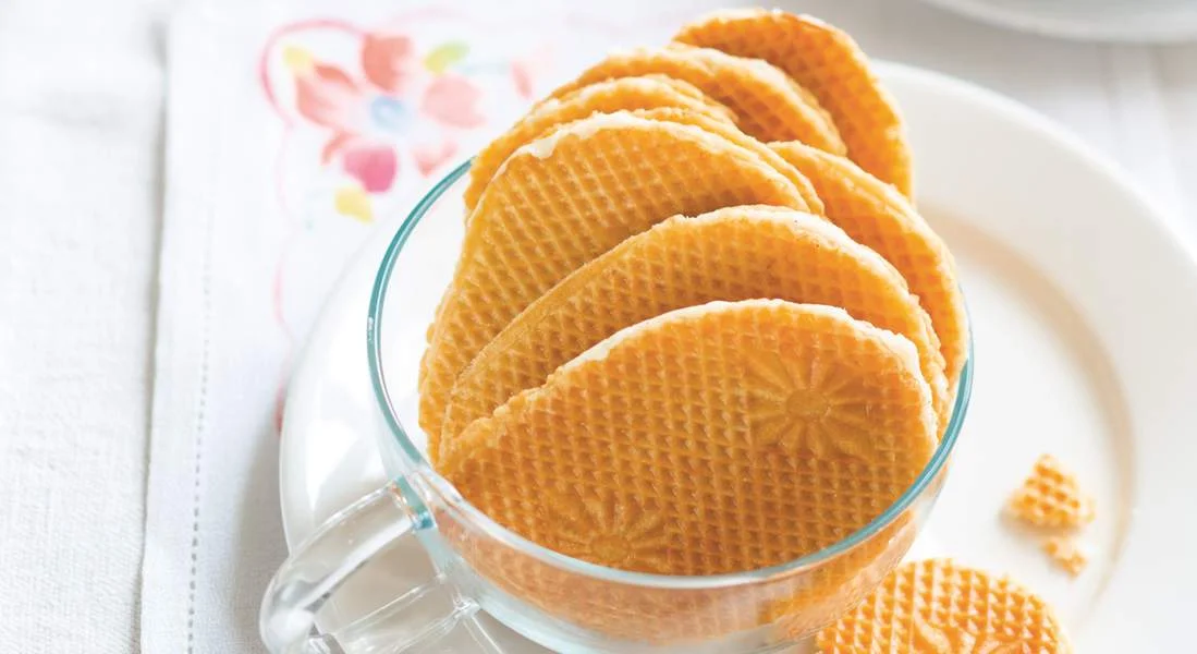 CHINE – HONG-KONG : En chine, depuis les années 50 on trouve les Bubble waffles , ces gaufres à la forme étrange pouvaient se consommer partout dans les rues agrémentées de différents toppings. Dans cette gaufre les carrés traditionnels sont remplacés par des cercles au cœur fondant, qui peuvent même être fourrés au chocolat ou à la vanille ! À présent nous les retrouvons partout dans le monde, surtout aux États-Unis.
