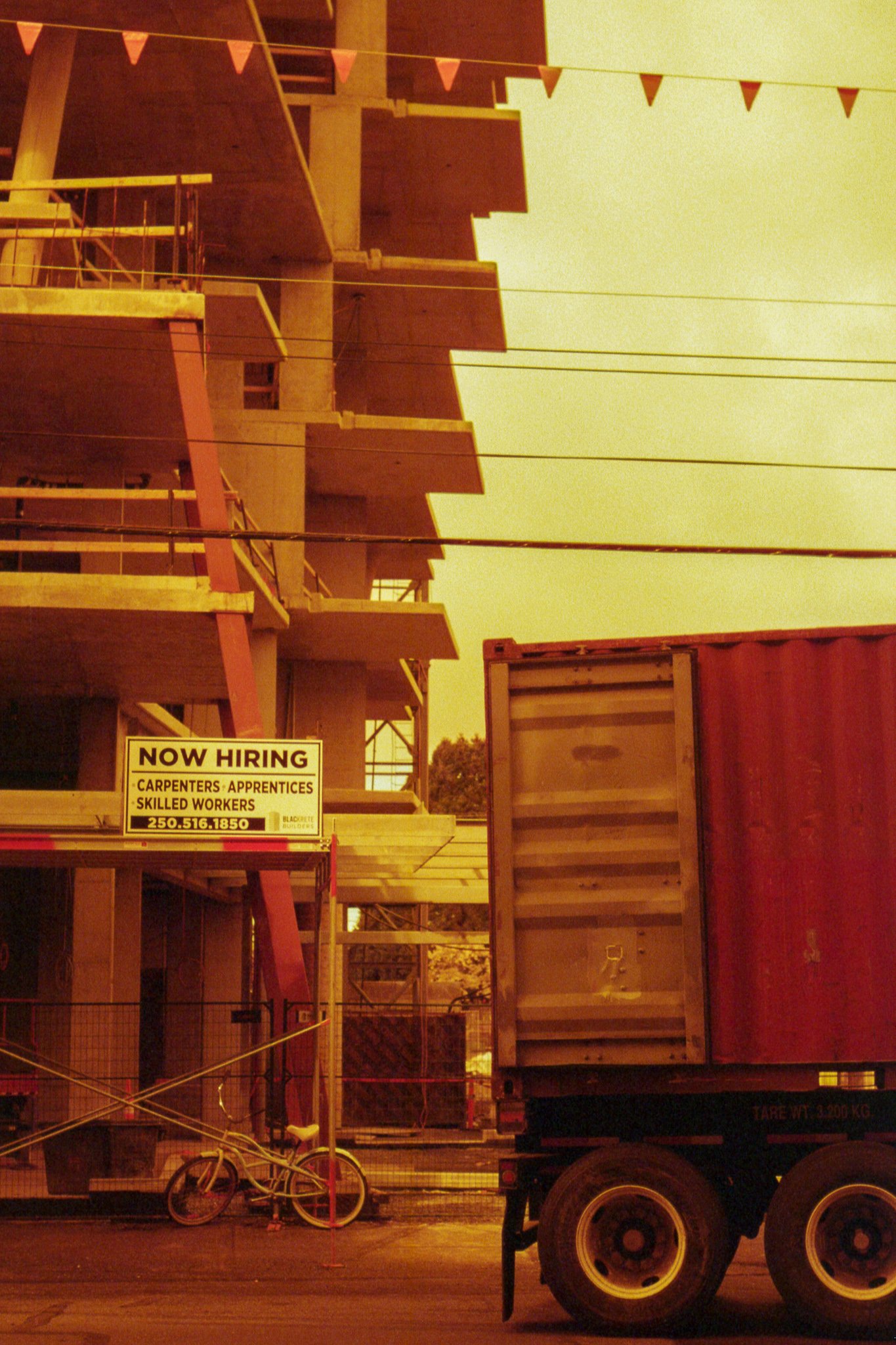 LomoRedscale013.jpg