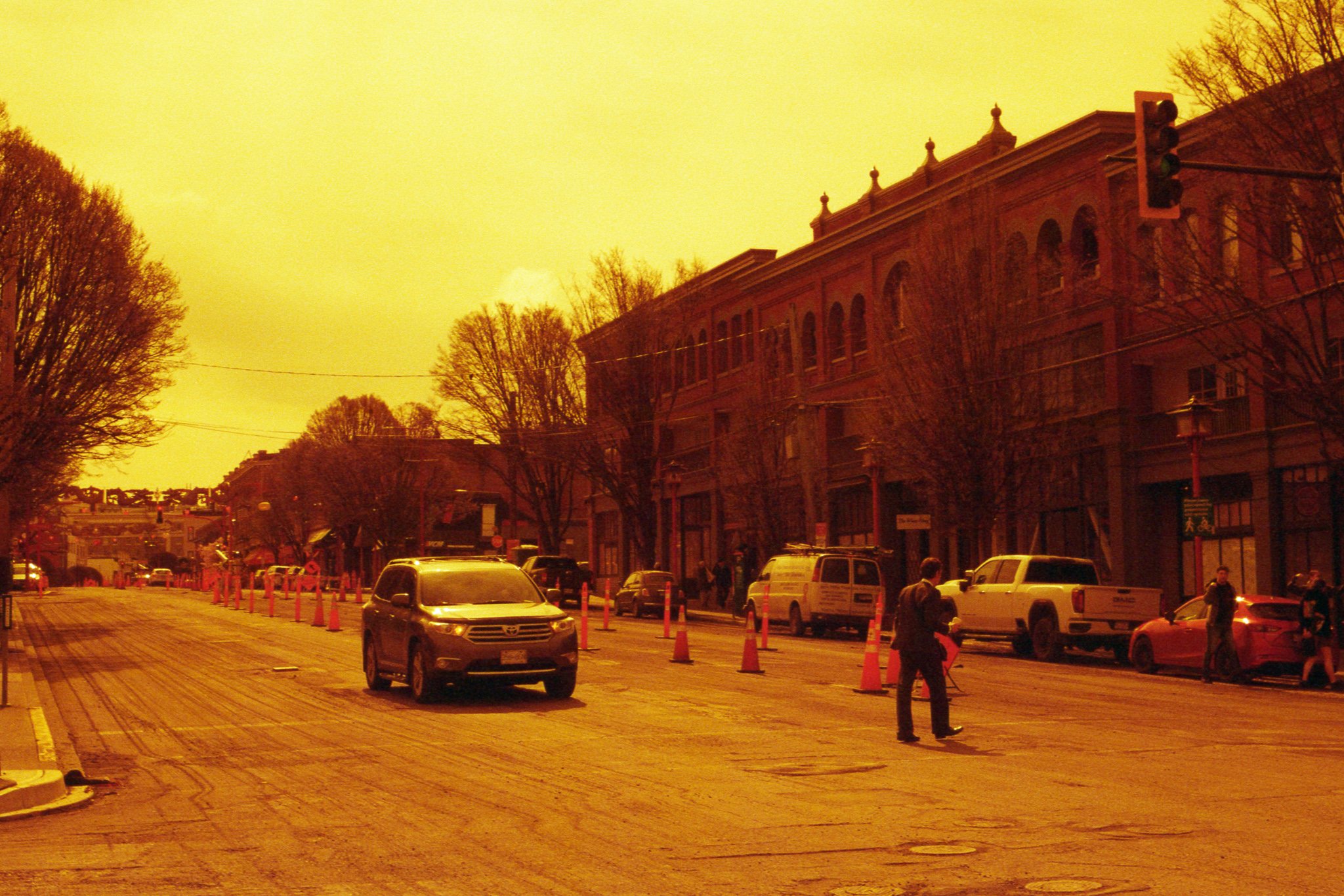 LomoRedscale032.jpg