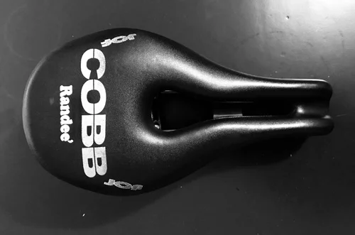 Saddle with a centre cut out
