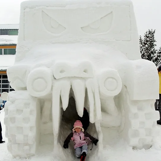 snowSculptureBreckenridge_photoByDavidShankbone.jpg