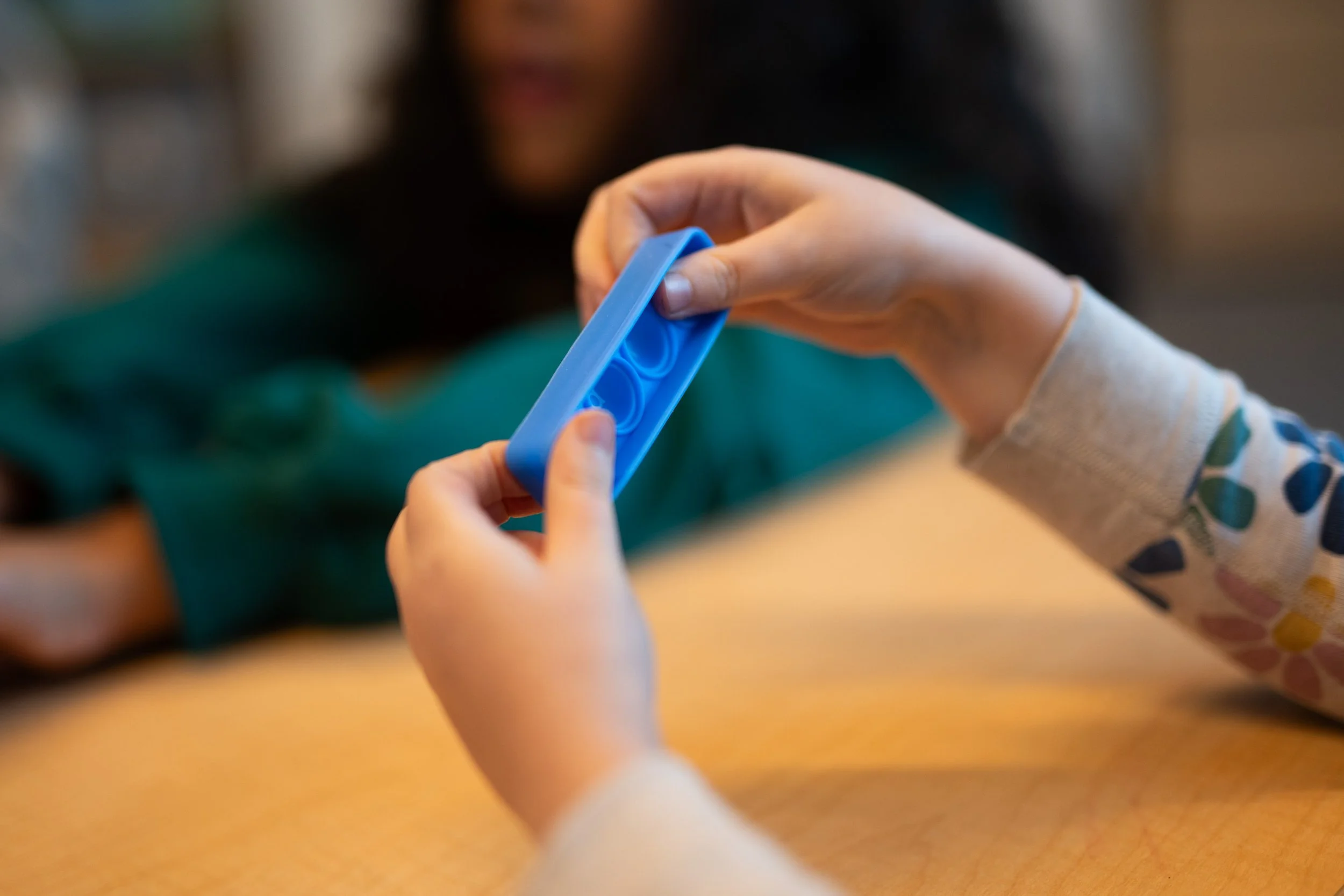 Using a pop-it toy for phonemic awareness in kindergarten, phonemic awareness activities