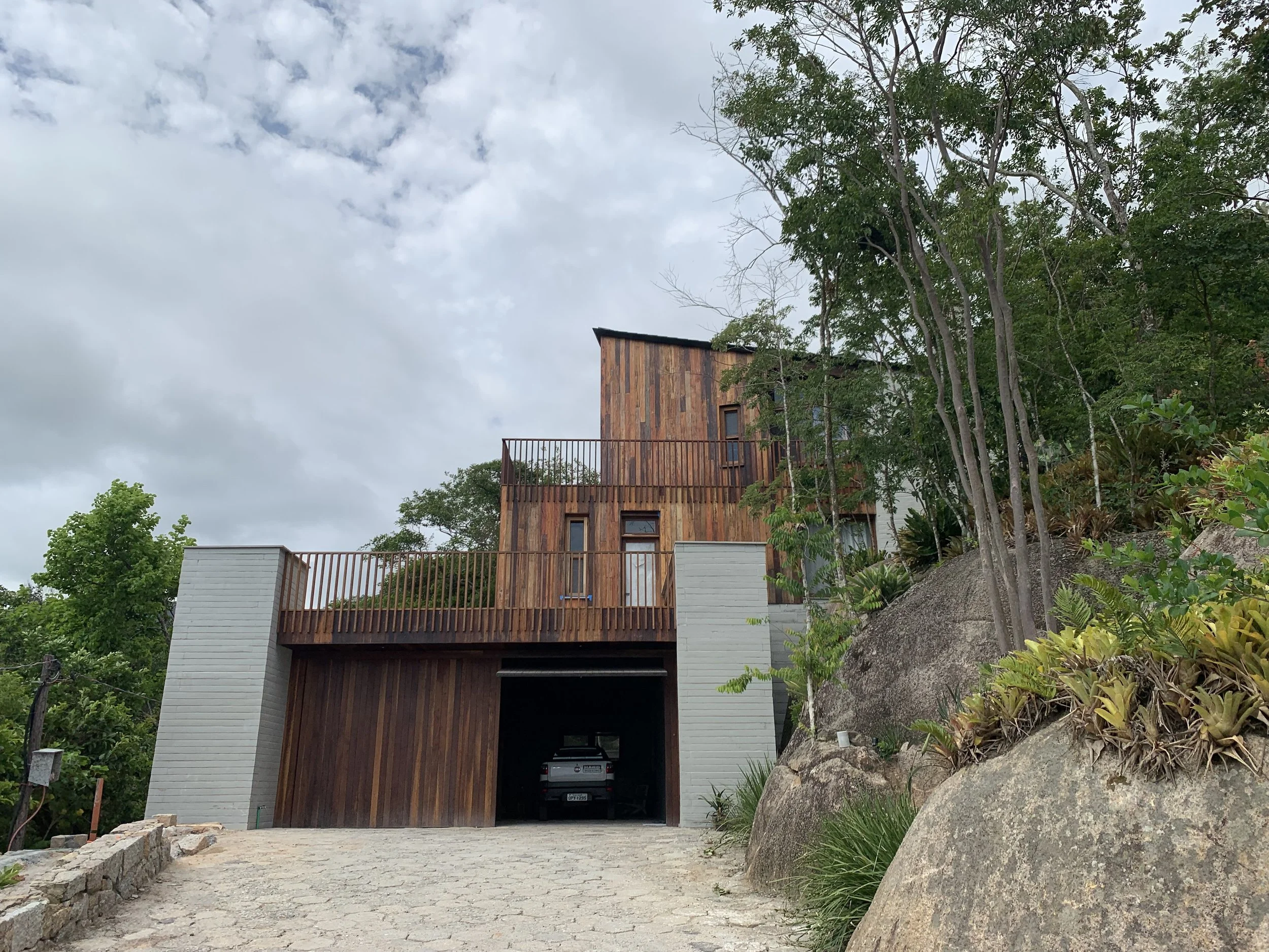 caseiro driveway 3.jpg