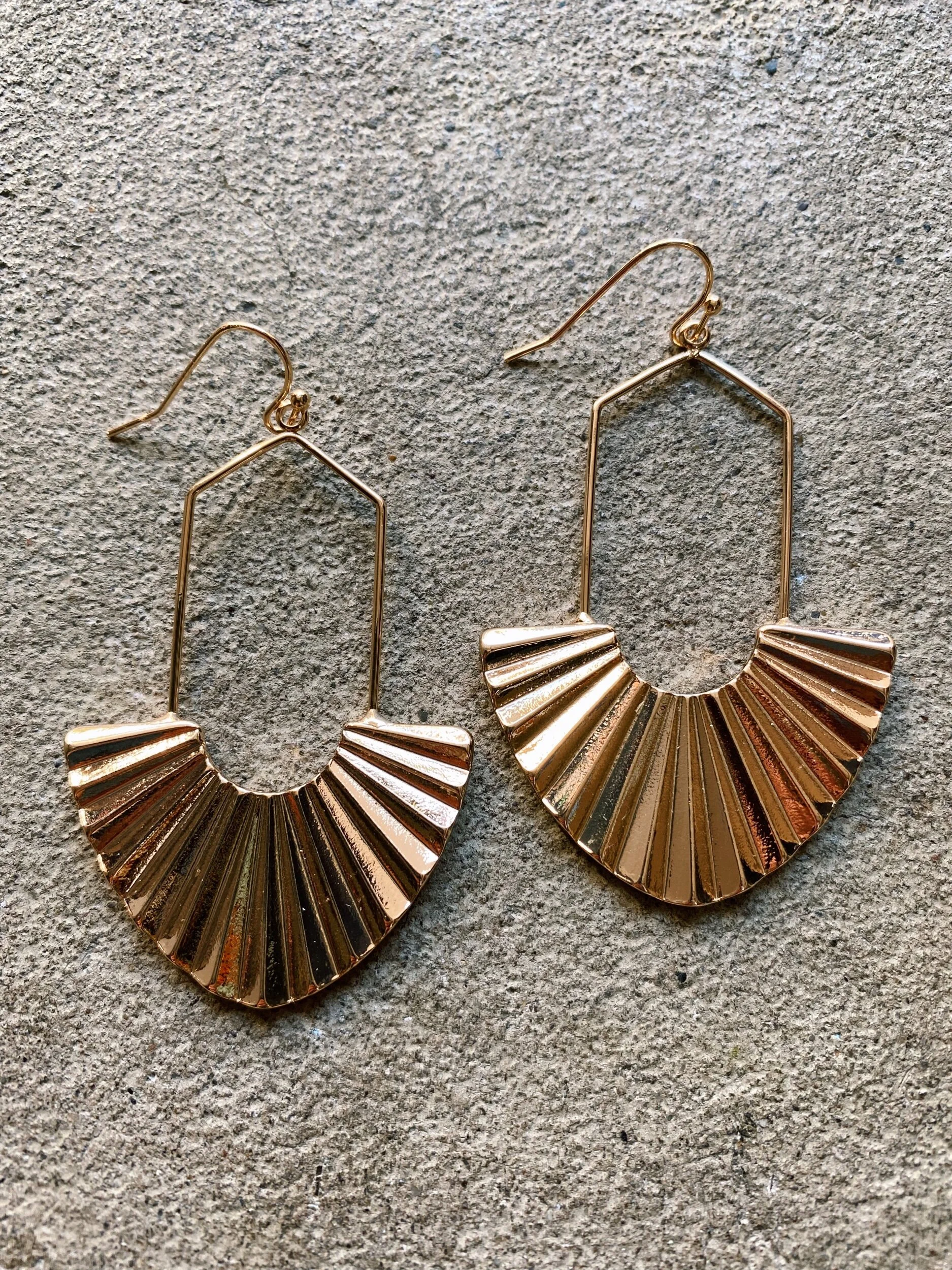 4636AC20-0BC4-4BA7-A76A-7574C200E619