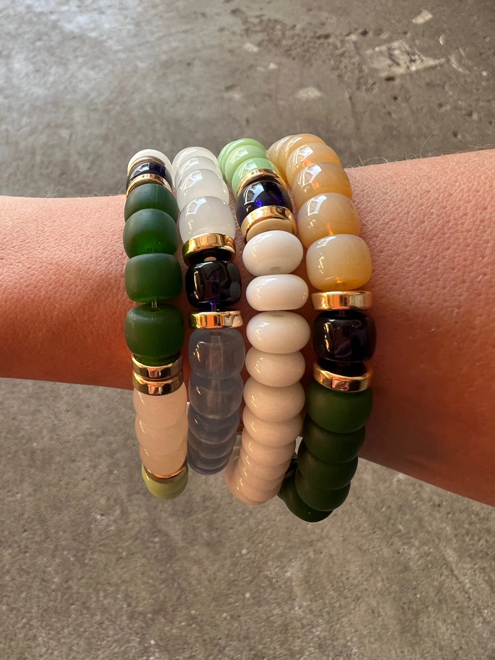 F8F407B5-11C6-48C9-B32A-534E2E86BC27