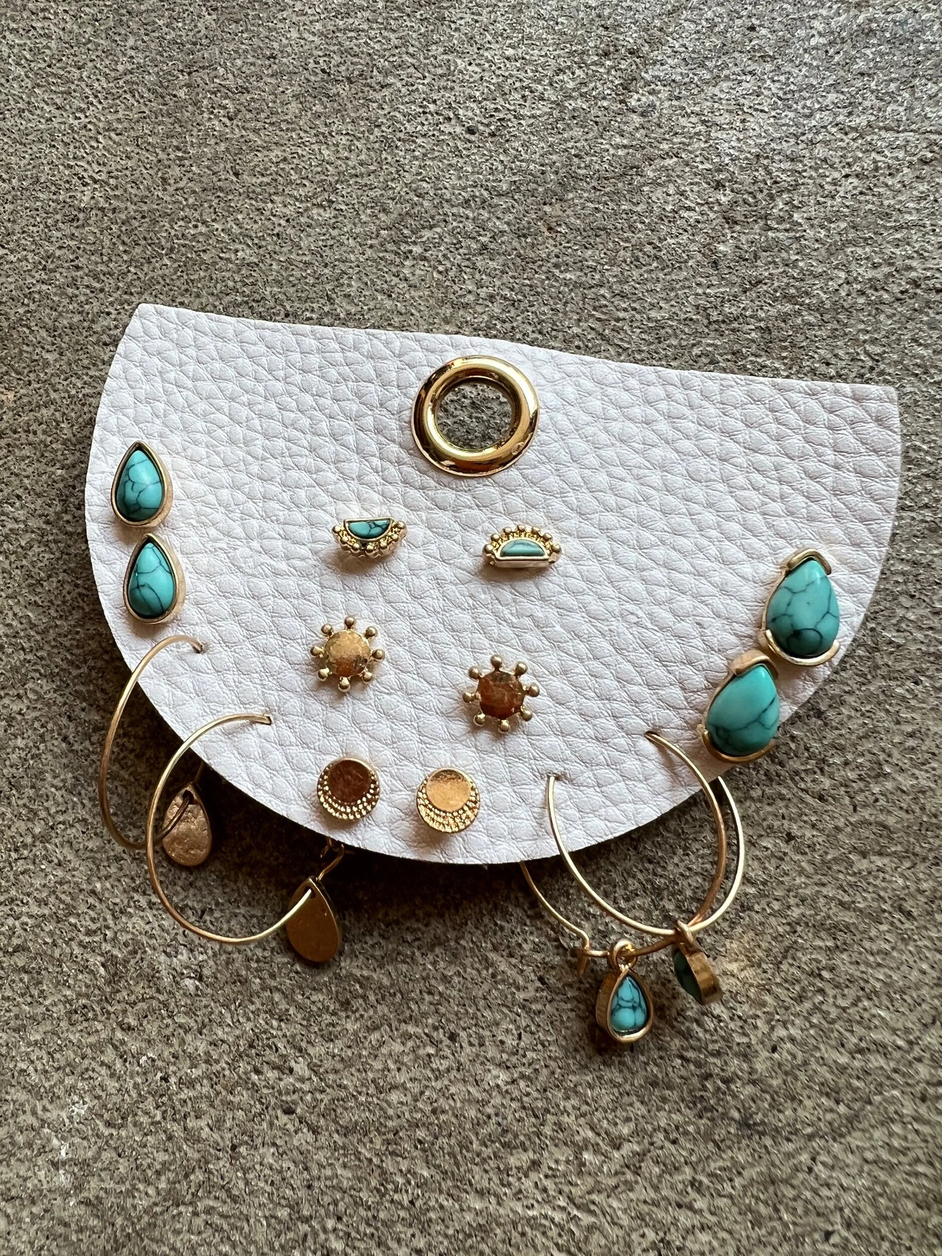 05741151-889E-4194-9F9E-AB1602D280DF