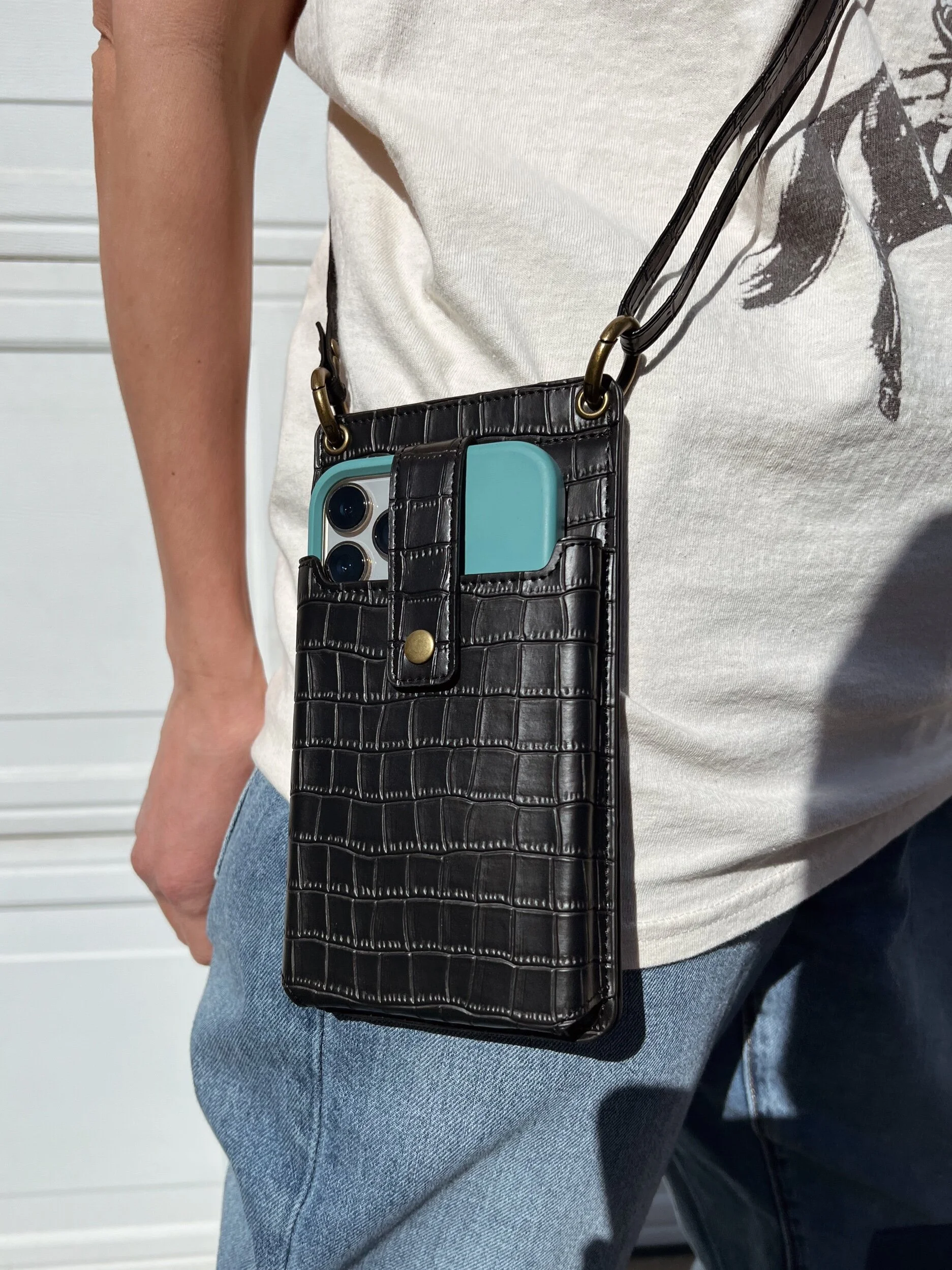 B0F0116F-0412-4405-B1FB-46DDFD97E2DB