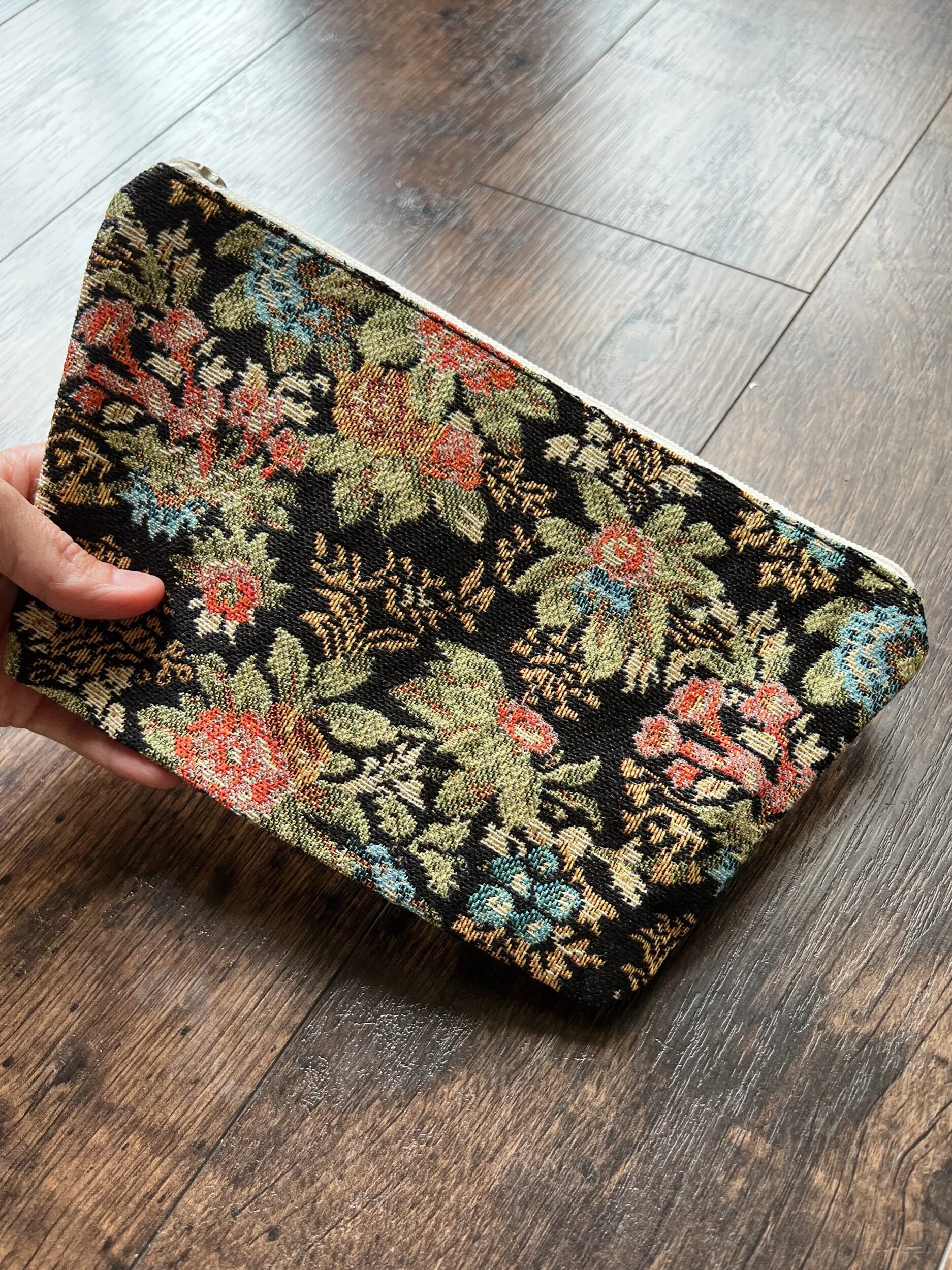 ECDDF684-125F-43E0-9CA6-DB661167A34B